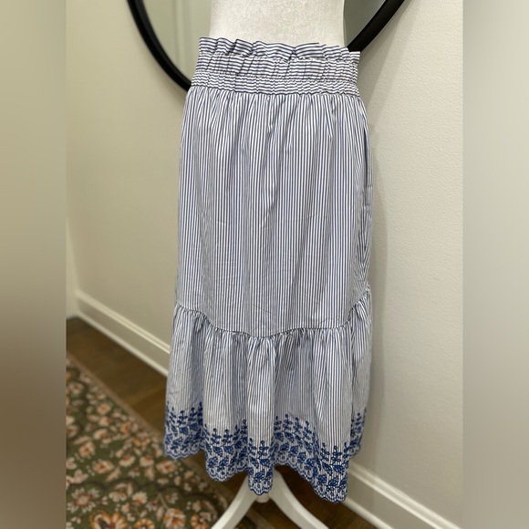 Tuckernuck Blue White Stripe Eyelet Embroidered Cinzia Coastal Skirt - Picture 5 of 7